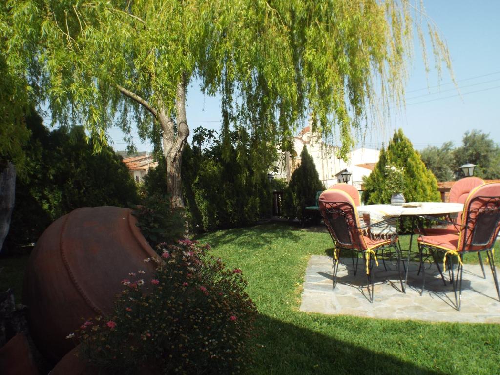 The Pomegranate's House photo 3