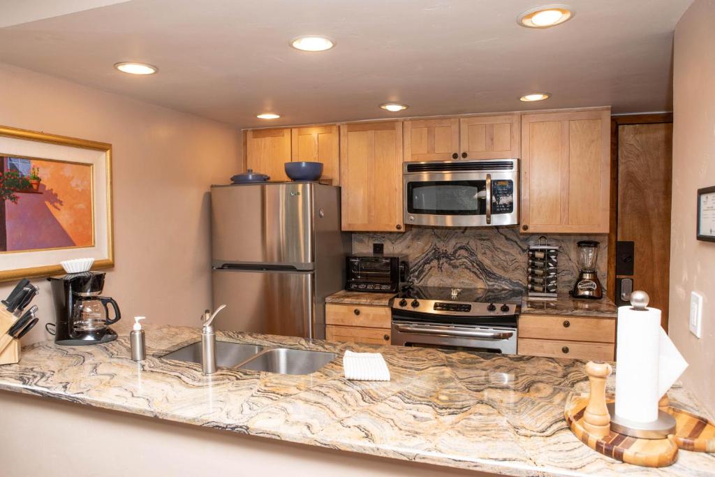 111 Vail International Condo photo 2
