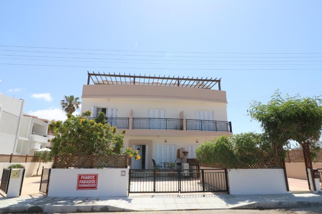 The Paradise Townhouses By Taimoura photo 2
