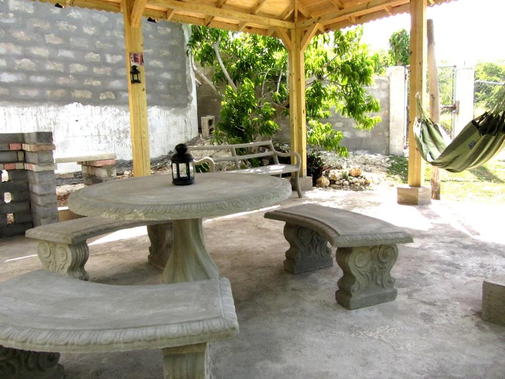 Sunshine Lodge: Your home away from home photo 4