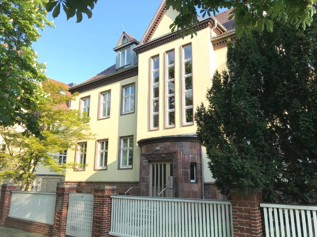 Ferienwohnungen und Apartmenthaus Halle Saale - Villa Mathilda photo 1