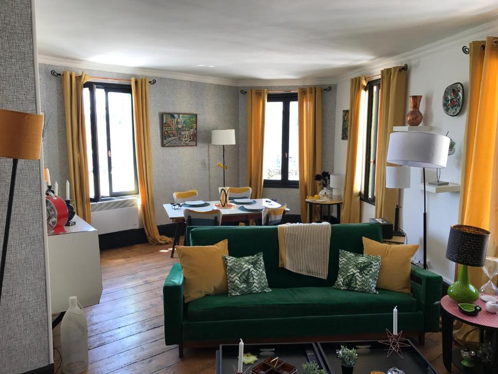 LA RIEUSE POUET-POUET photo 1