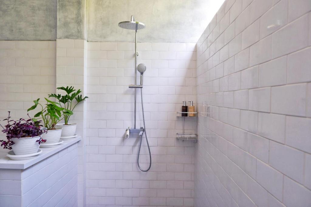 Сьюит (Люкс с кроватью размера «king-size» и балконом), The Sloth Bali