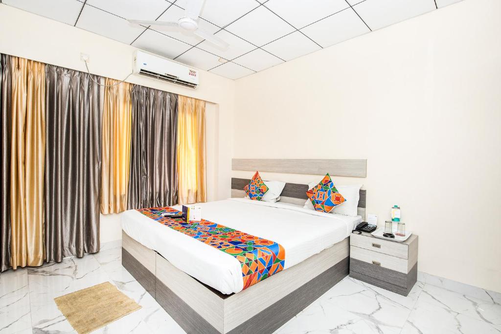 Двухместный (Улучшенный двухместный номер с 1 кроватью), Shivangan Hotel