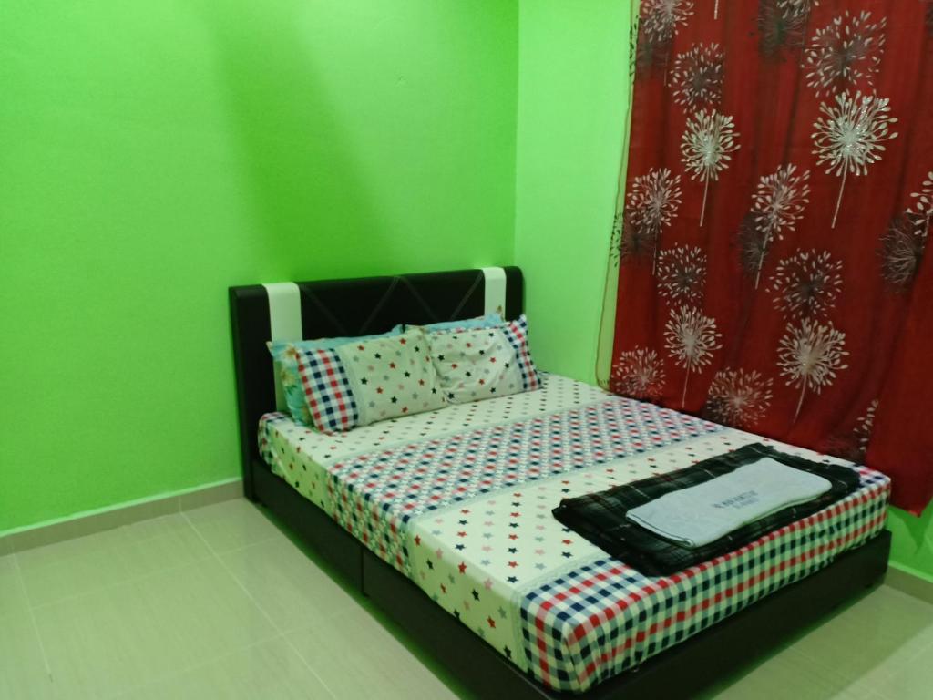 HR Iman Homestay photo 2