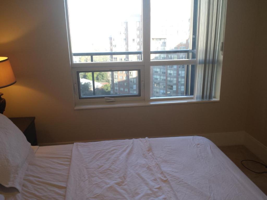 SPECTACULAR VIEW, 2 BEDROOMS FURNISHED CONDO and BEST LOCATION photo 3