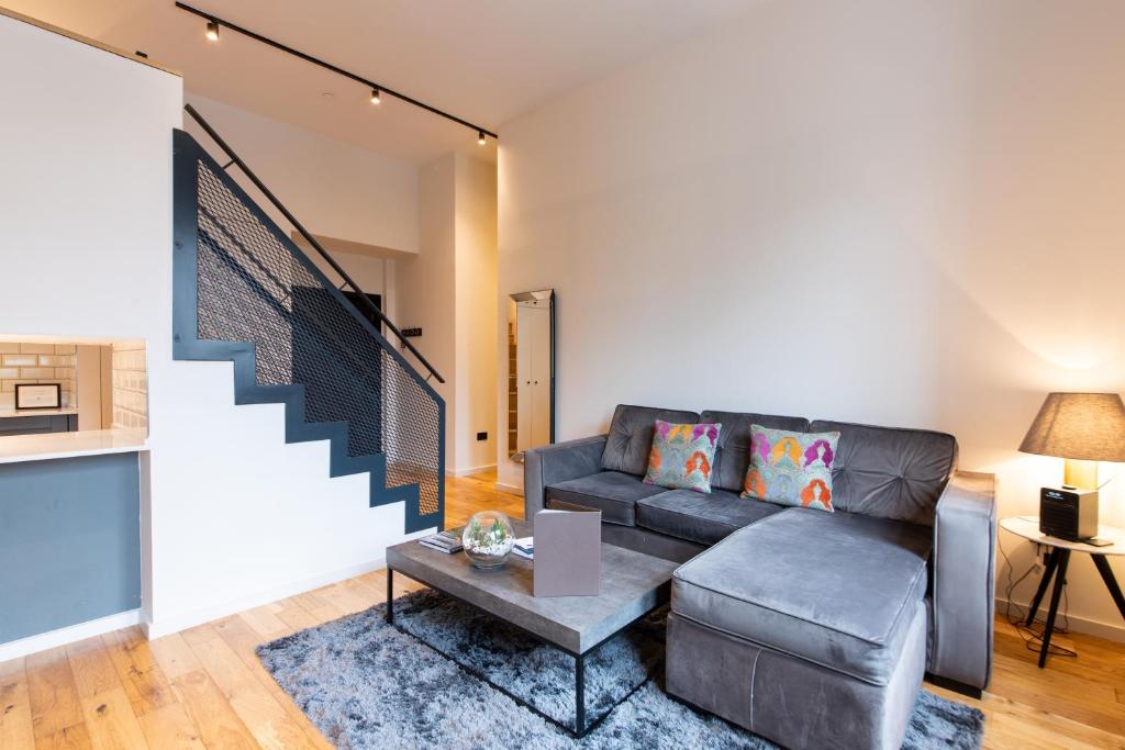 Linton Collection - Blackfriars Lofts - Tap to explore photos