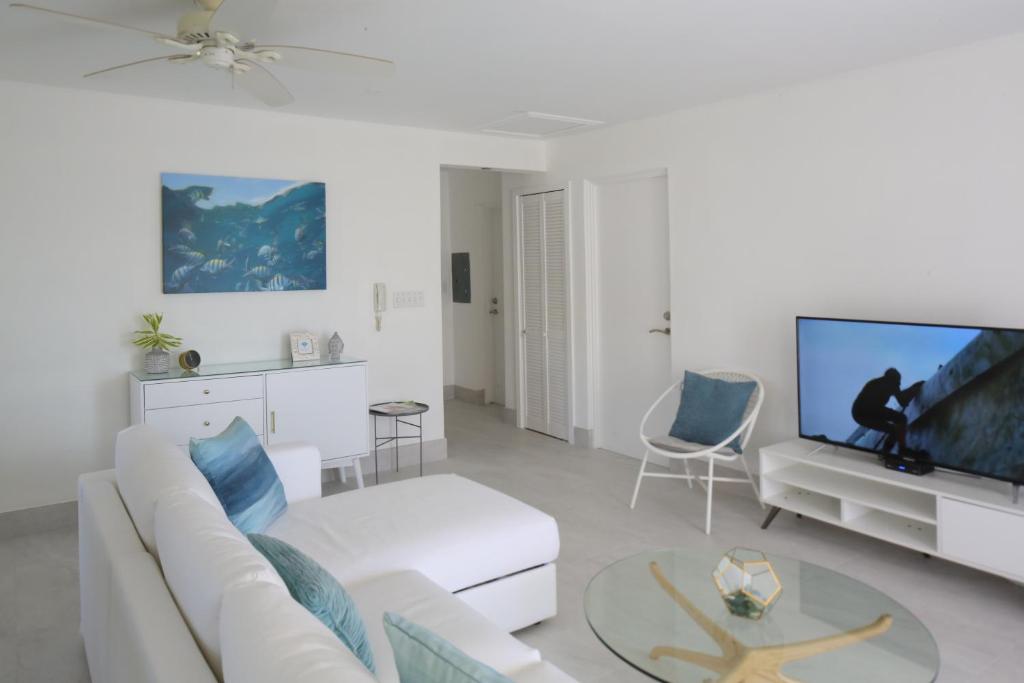 Sea Glass Villa - Spacious 3 Bed / 2 Bath (Lantana 39) photo 1