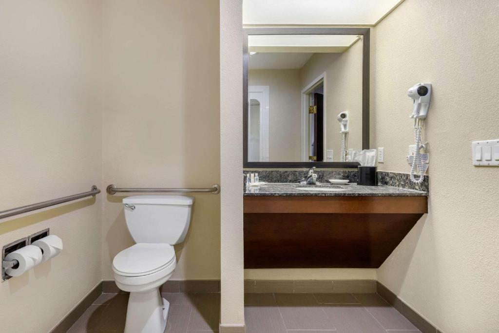 Comfort Suites Lafayette University Area photo 3