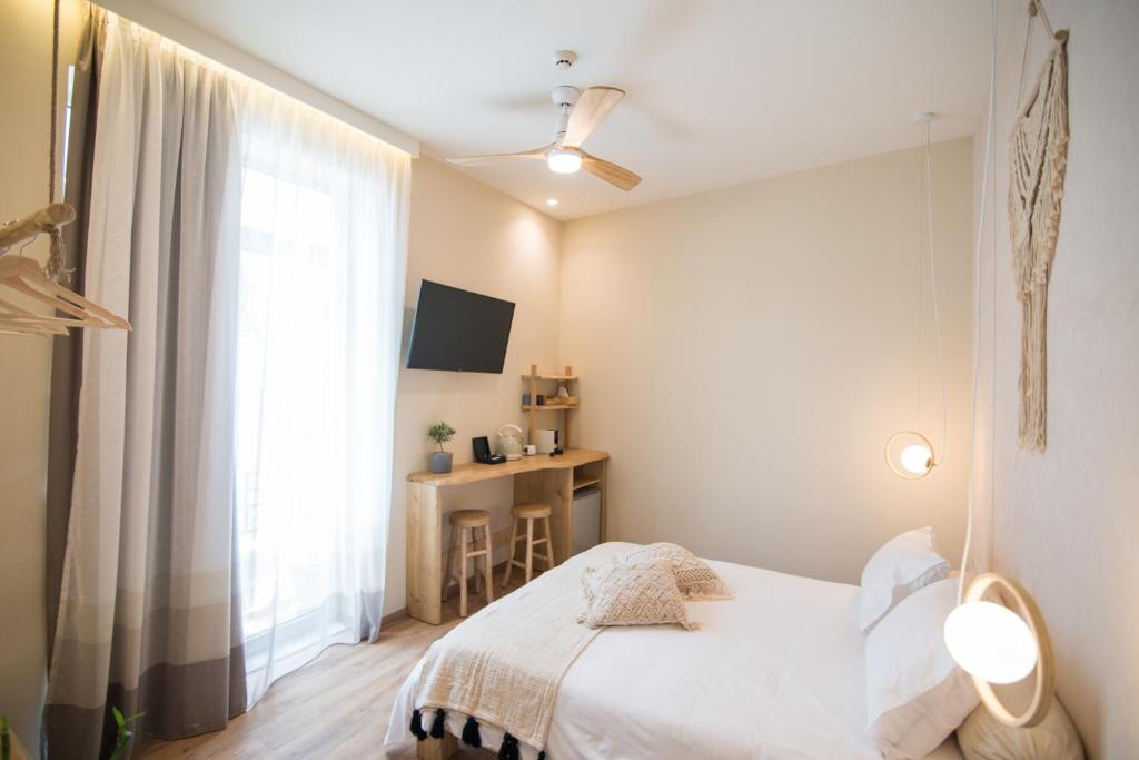 Двухместный (Двухместный номер Делюкс с 1 кроватью и балконом), Ederlezi Boutique Hotel