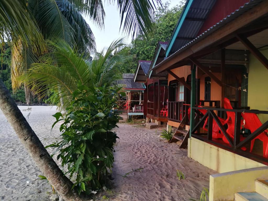 Rainbow Tioman Cottage