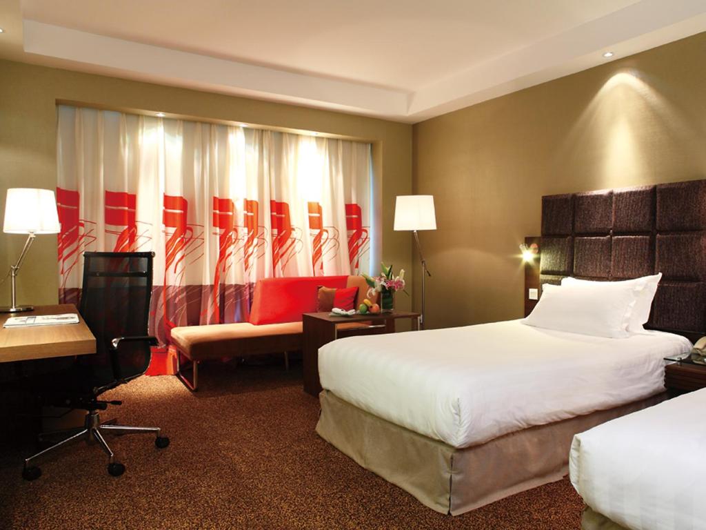 Двухместный (Двухместный номер Делюкс с 2 отдельными кроватями), Novotel Beijing Peace