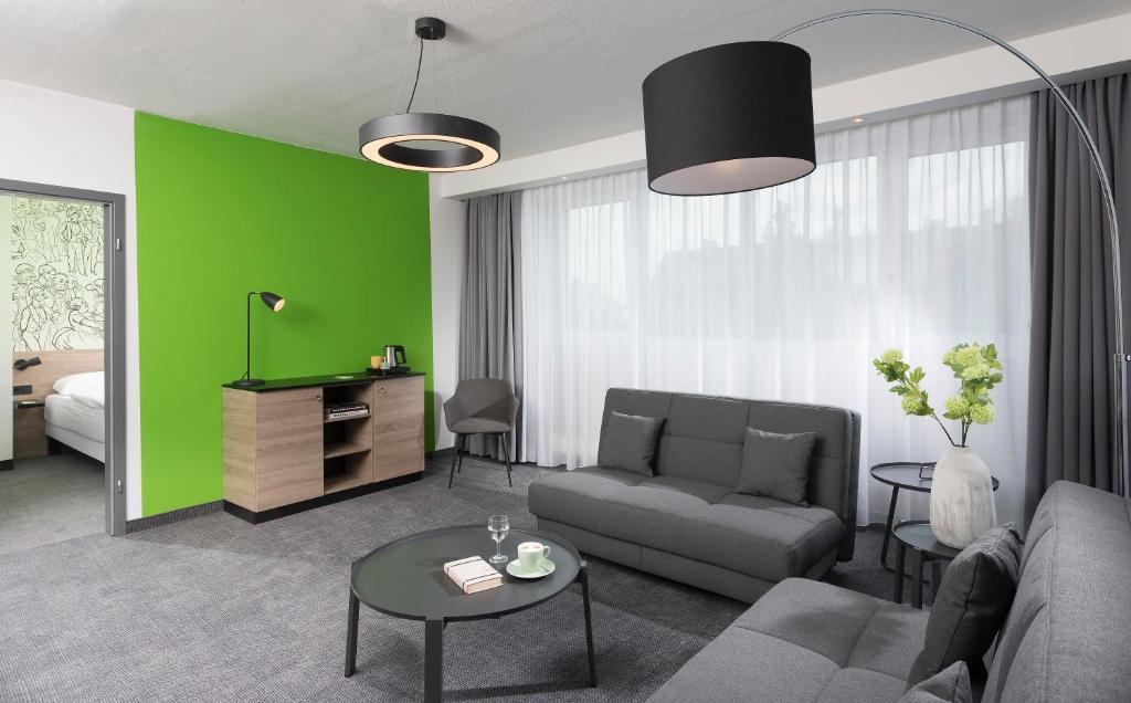 Сьюит (Standard Suite with One Double Bed and One Sofa Bed), Dormotel Europa Halle