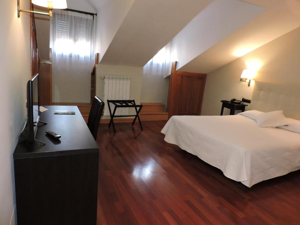 Hotel El Nogal photo 3