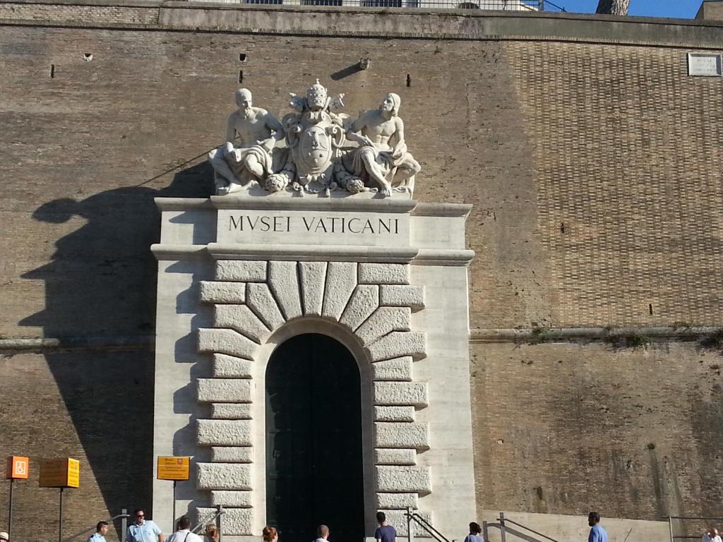 Qflat Aura Paradise Vatican with parking garage - Tap to explore photos