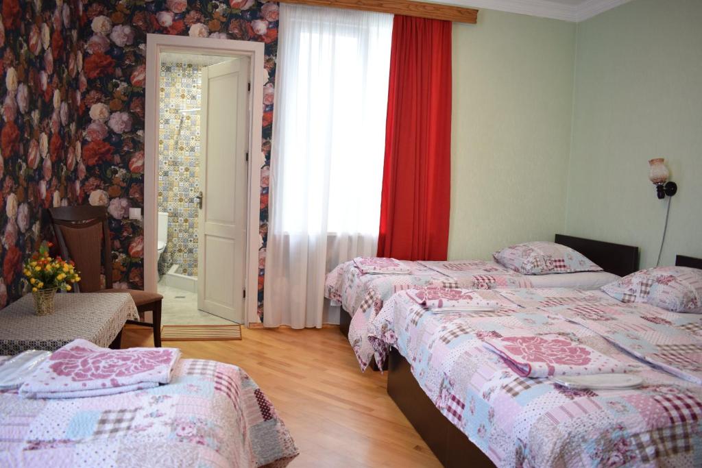 Guesthouse Lago & Wine Cellar - Tap to explore photos