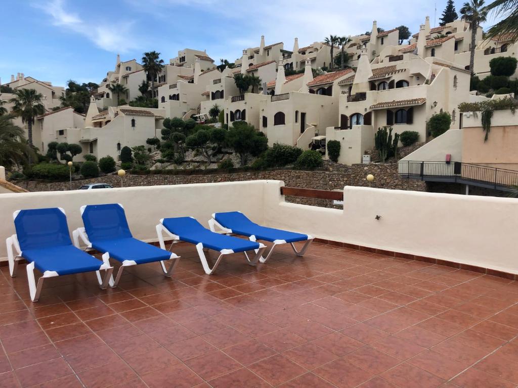 Las Palmeras 4 with rooftop solarium and fiber optic internet photo 3