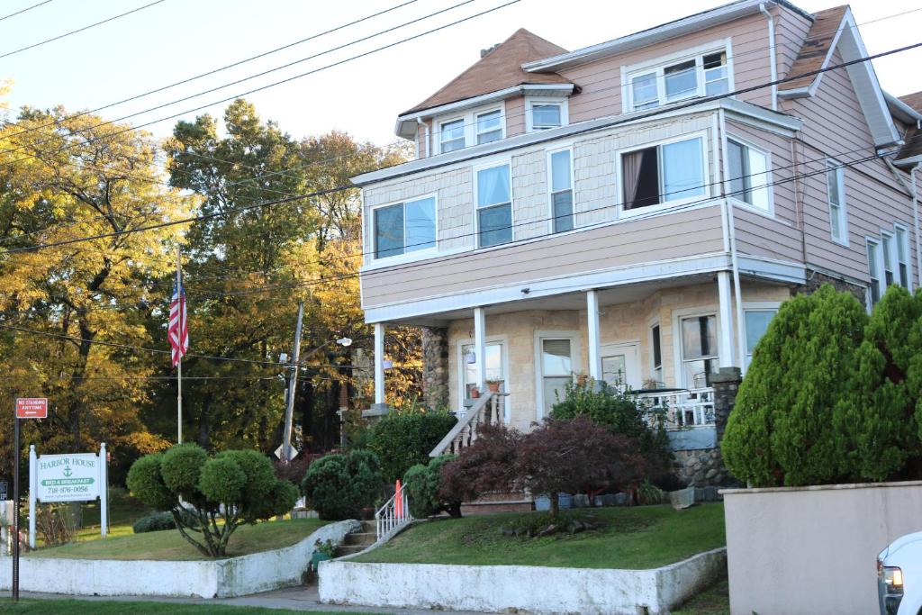 The Harbor House Bed & Breakfast image