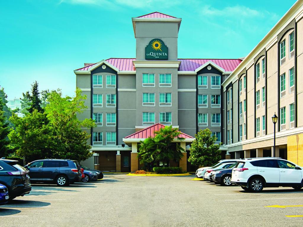La Quinta Inn by Wyndham Vancouver Airport photo 1