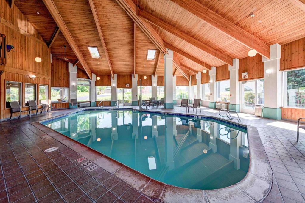 SureStay Plus Hotel by Best Western Redding photo 1