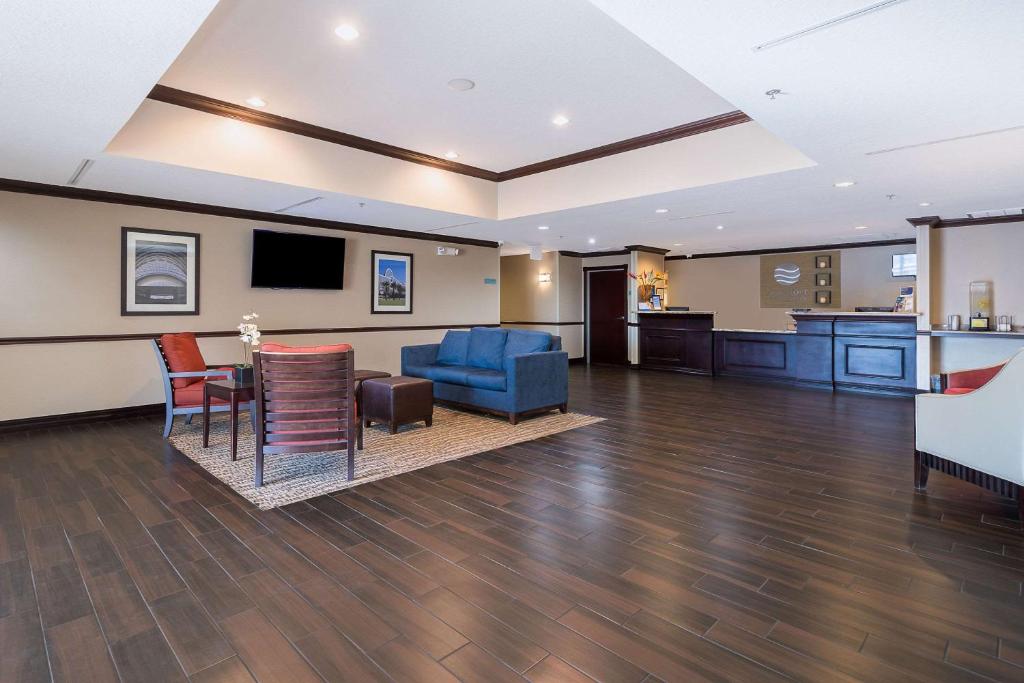 Comfort Inn & Suites Maingate South photo 4