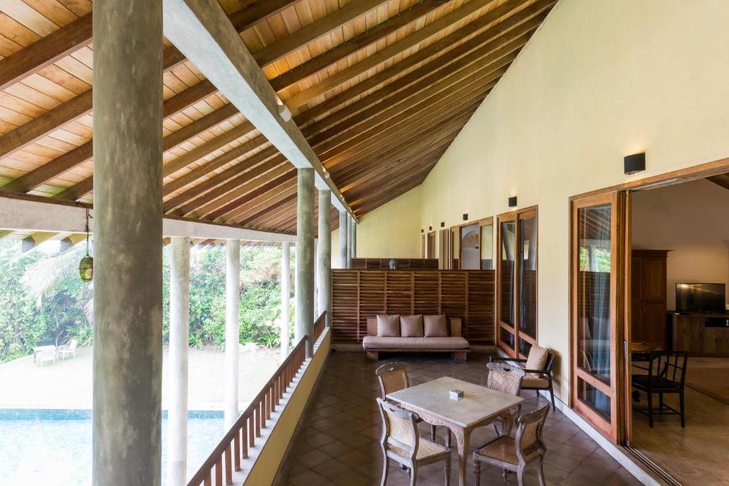 Villa Saffron Hikkaduwa photo 4