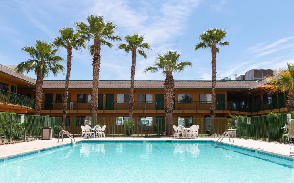 Budgetel Inn & Suites Yuma image