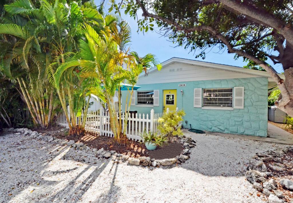 Paradise Beach - West 2414 photo 3