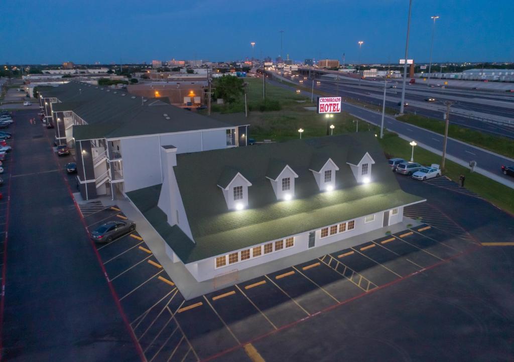 The Crossroads Hotel and Suites Irving photo 3