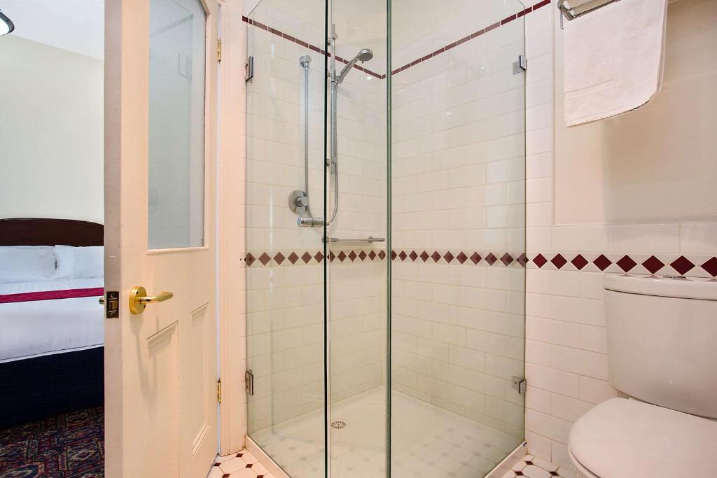 Quality Hotel Bentinck photo 2
