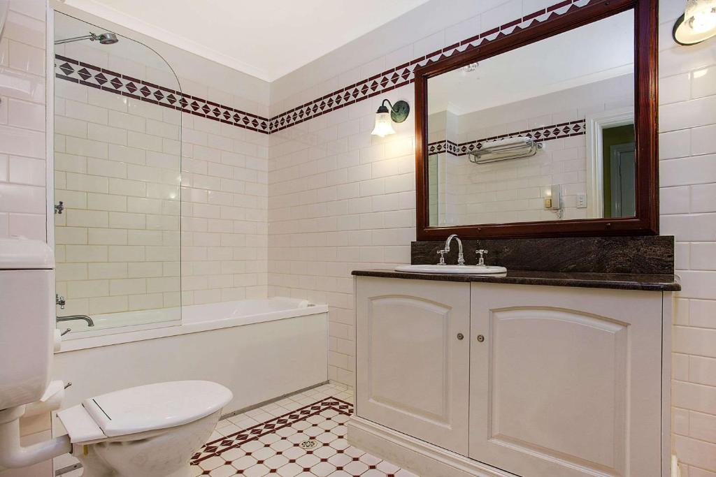Quality Hotel Bentinck photo 4