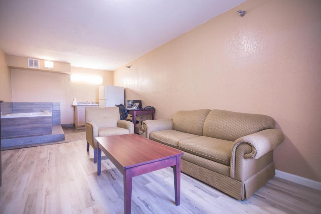 The Crossroads Hotel and Suites Irving photo 4