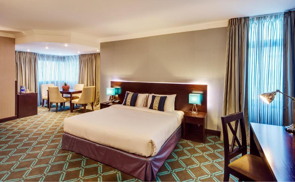 Сьюит (Полулюкс), Отель Mercure Centre Hotel Abu Dhabi