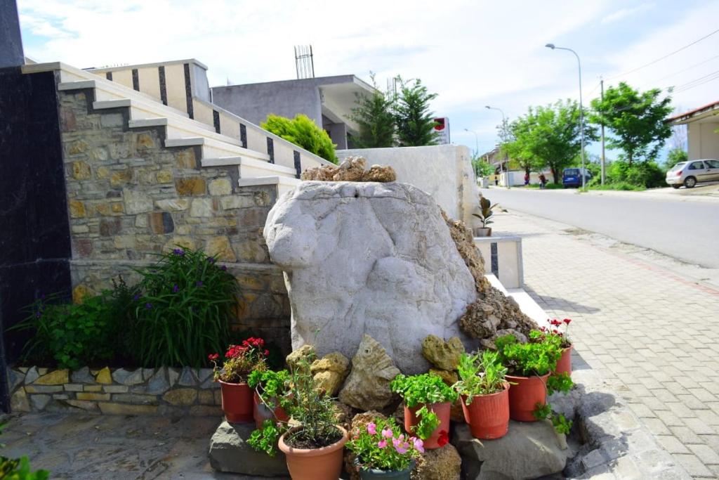 Hotel Latifi photo 1