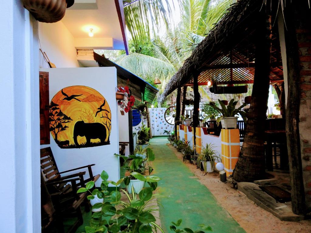 Cresent Bay Beach Hotel photo 2