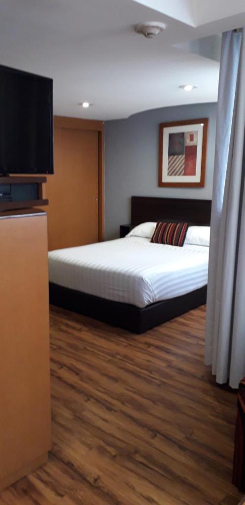 Двухместный (Просторный двухместный номер с 2 отдельными кроватями), Hotel Mexicali