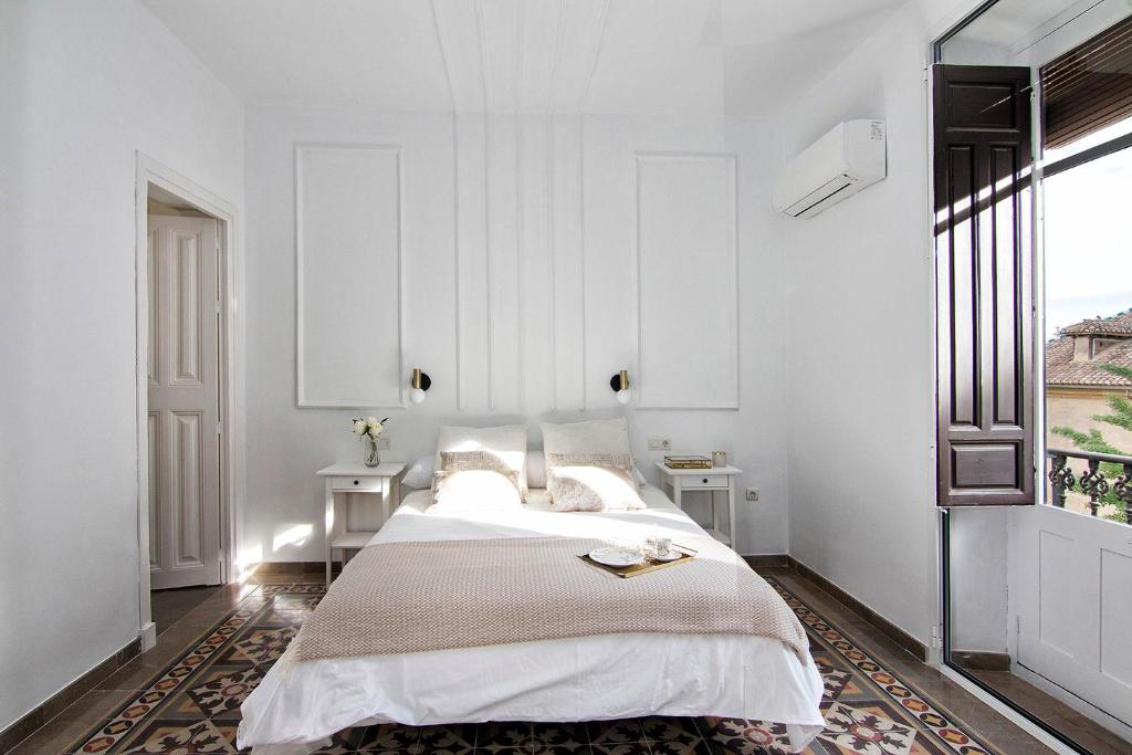 Gran Vía Luxury 3BR photo 2