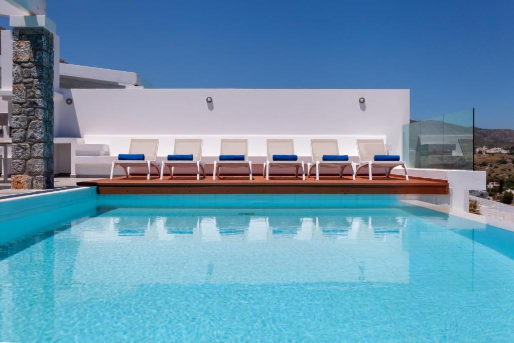 Luxury Sunrise White Villa photo 3
