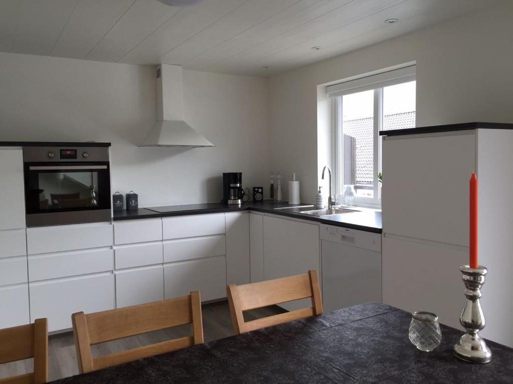 Private Spacious Home in City Center photo 4