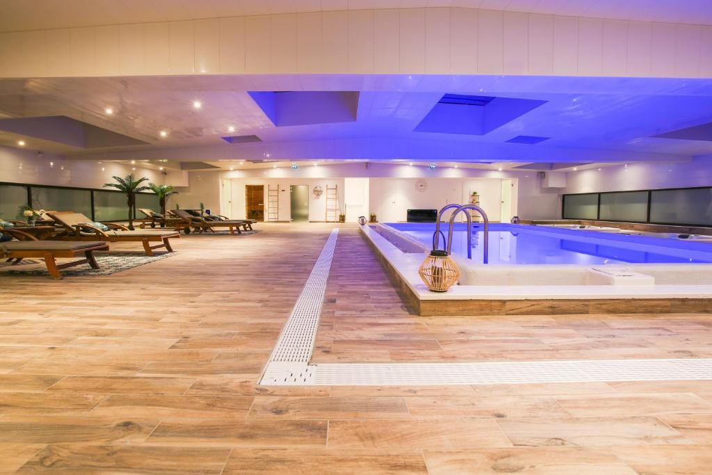 Zenia Hotel & Spa photo 2