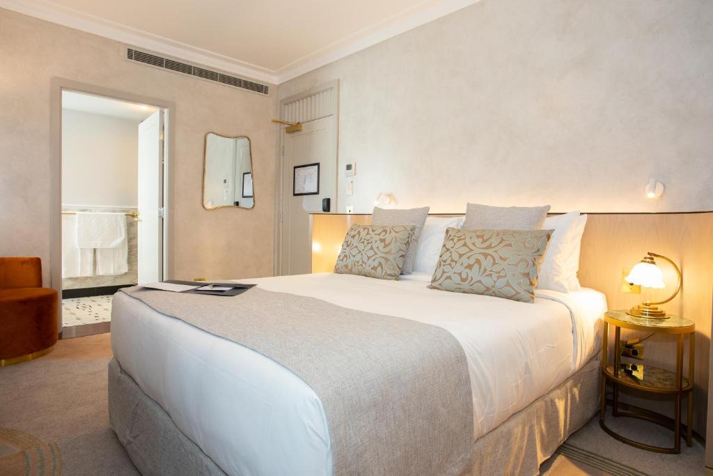 Tattersalls Hotel photo 2