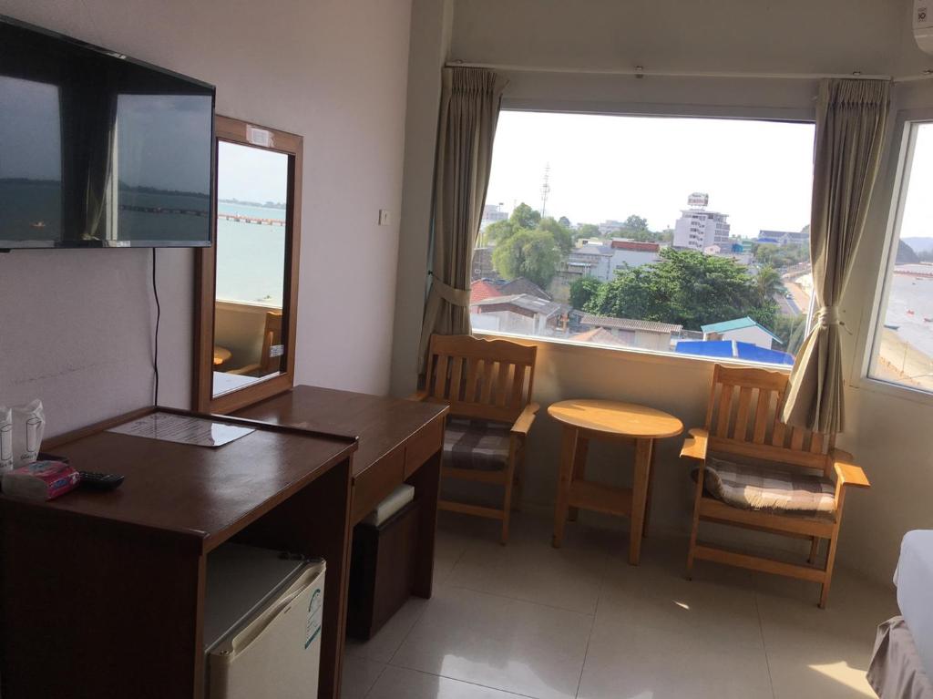 Prachuap Beach Hotel photo 1