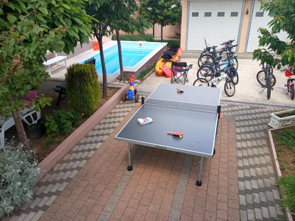 Apartment Vrljika,with private pool,bikes,garage