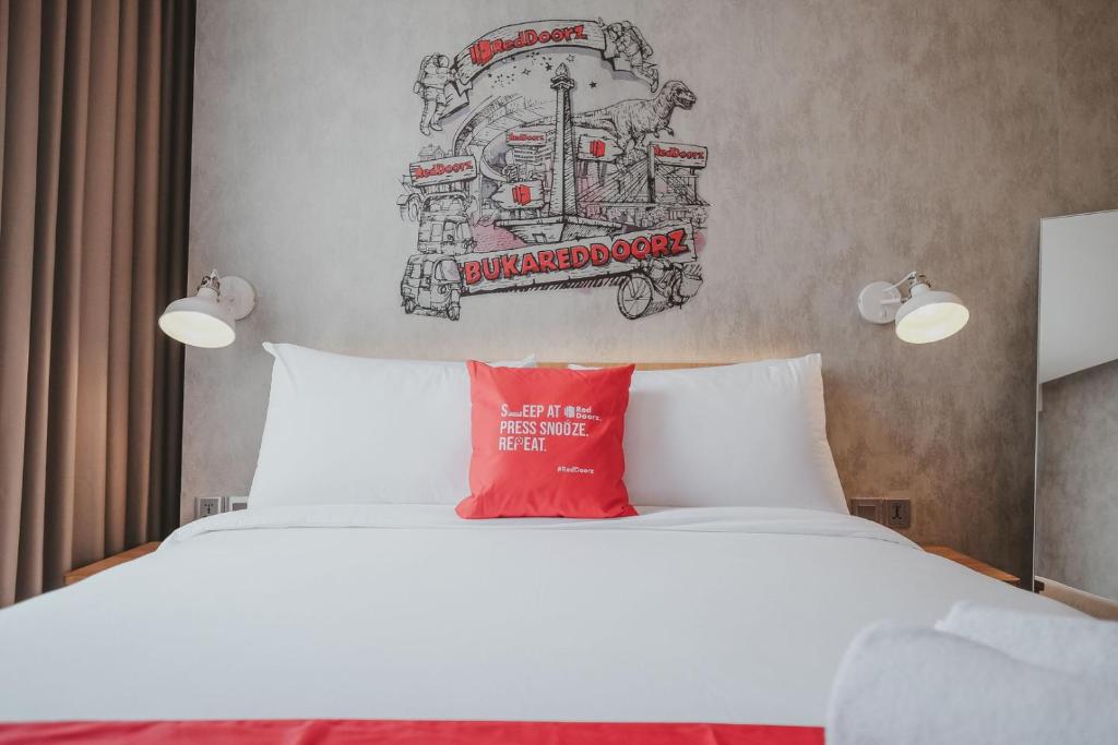 Двухместный (Номер Делюкс), RedDoorz Plus @ Thamrin