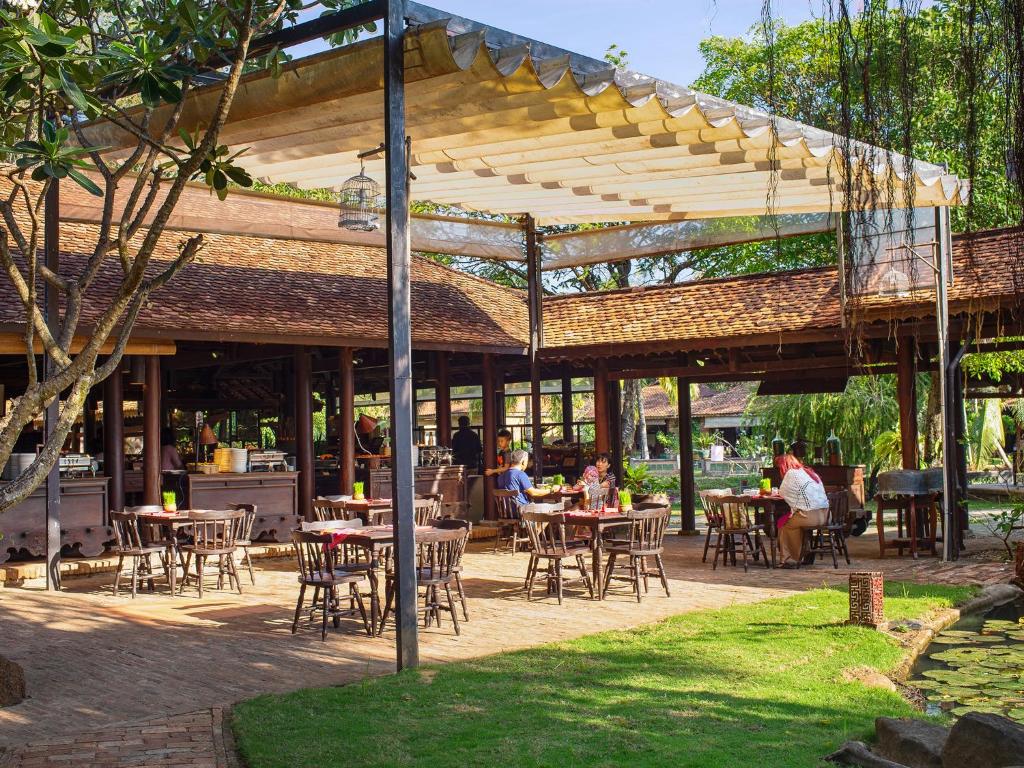 Hồ Tràm Beach Resort & Spa 