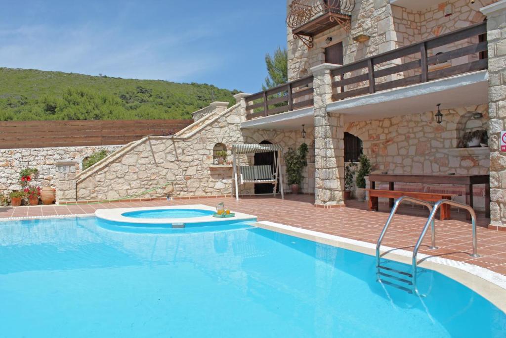 The Vivian - Luxury Stone Villa photo 2