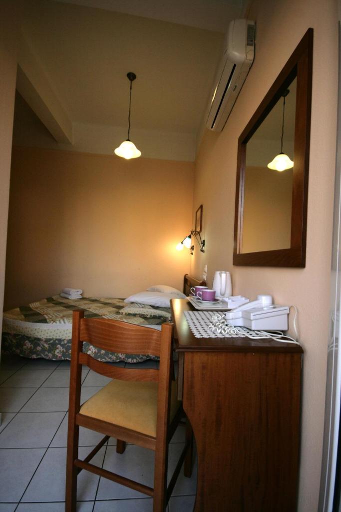 Одноместный (Одноместный номер с собственной внешней ванной комнатой.), Mirabello Hotel