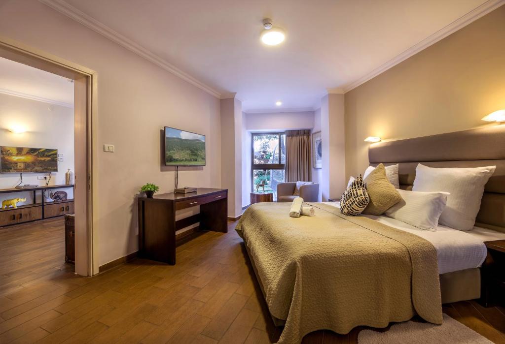C Hotel Neve Ilan photo 2