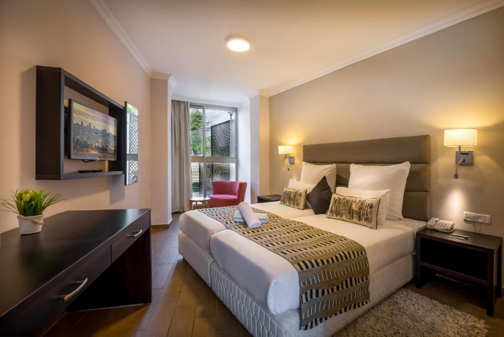 C Hotel Neve Ilan photo 4