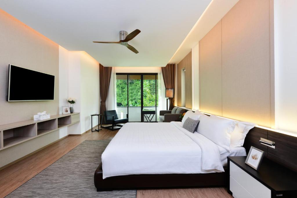Сьюит (Люкс с 2 спальнями и видом на гольф-поле), Tinidee Golf Resort at Phuket